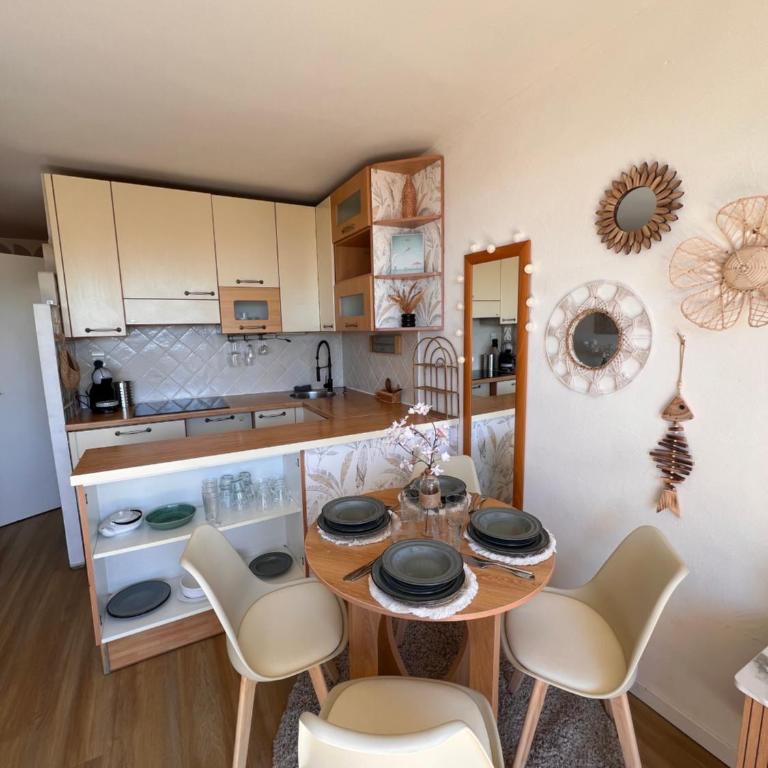 A 8mn de Monaco luxueux 3 personnes, terrasse, vue panoramique mer, PISCINE - Apartment mit 1 Schlafzimmer - 8