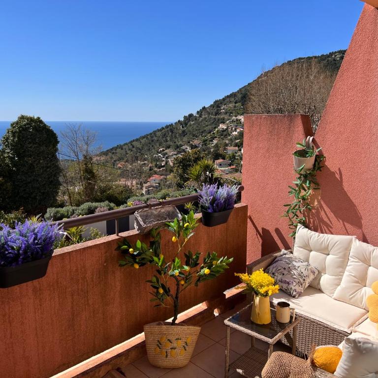 A 8mn de Monaco luxueux 3 personnes, terrasse, vue panoramique mer, PISCINE - Apartment mit 1 Schlafzimmer - 5