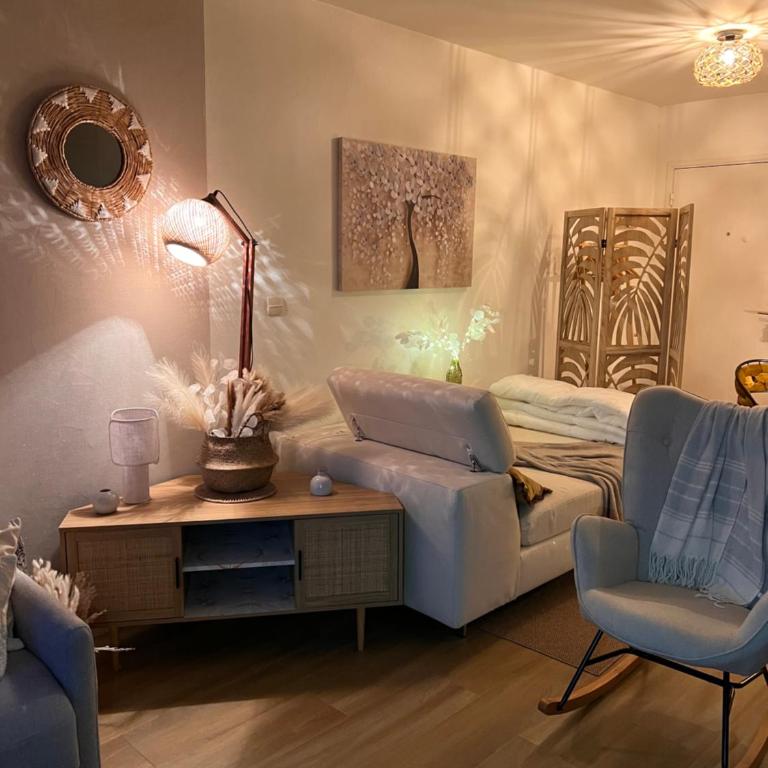 A 8mn de Monaco luxueux 3 personnes, terrasse, vue panoramique mer, PISCINE - Apartment mit 1 Schlafzimmer - 12