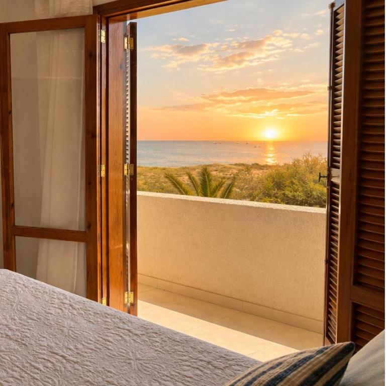 Casa frente al mar con Vistas - Casa Vacacional de 3 dormitorios - 1