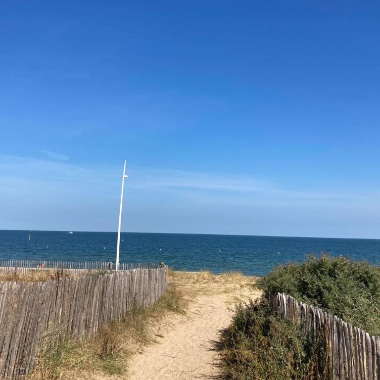 Renovated and Bright Apartment - Direct Sea Access - Apartamento - 14