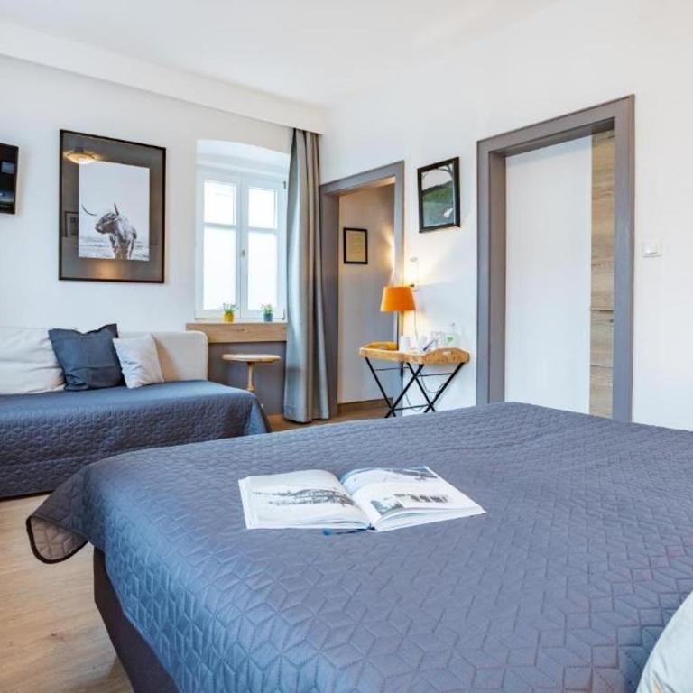 Ski-n-Lake City Apartments - Doppelzimmer mit Seeblick - 8