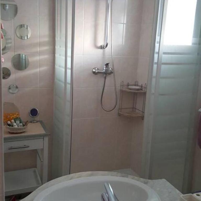 Appartement lumineux avec jardin privatif - Two-Bedroom Apartment - 3