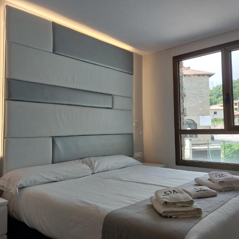 Apartamentos Ordesa Ainsa - Three-Bedroom Apartment - 17
