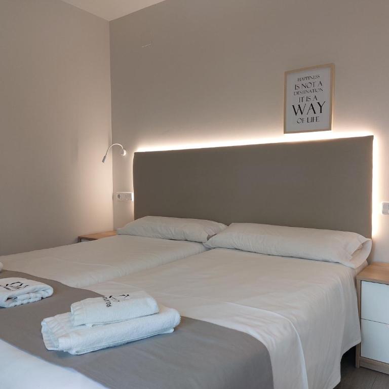 Apartamentos Ordesa Ainsa - Three-Bedroom Apartment - 15