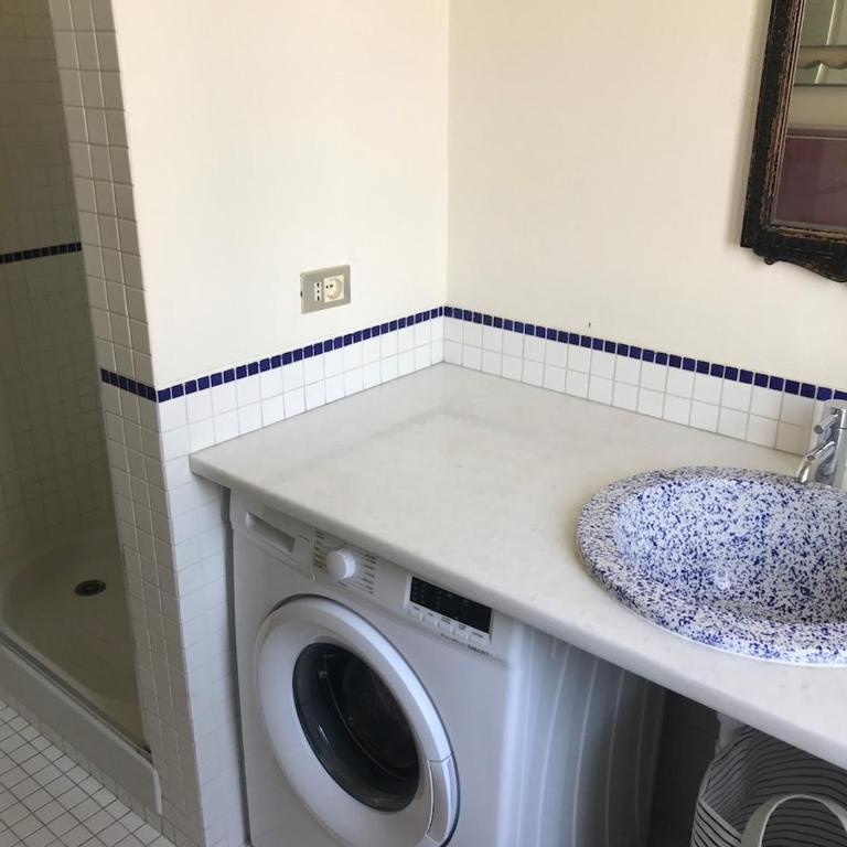 12 1 HOME luminoso monolocale Comasina M3 - One-Bedroom Apartment - 10