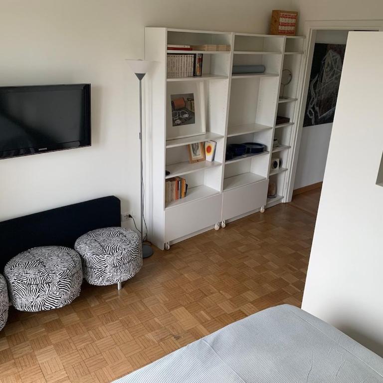 12 1 HOME luminoso monolocale Comasina M3 - One-Bedroom Apartment - 13