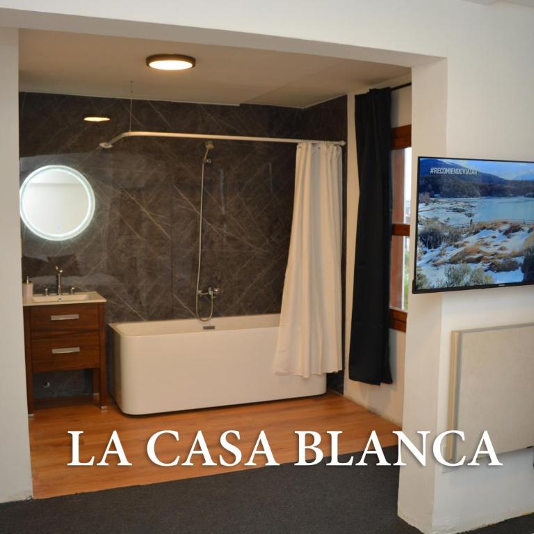 Maison MonChalet - Four-Bedroom Vacation Home - 2