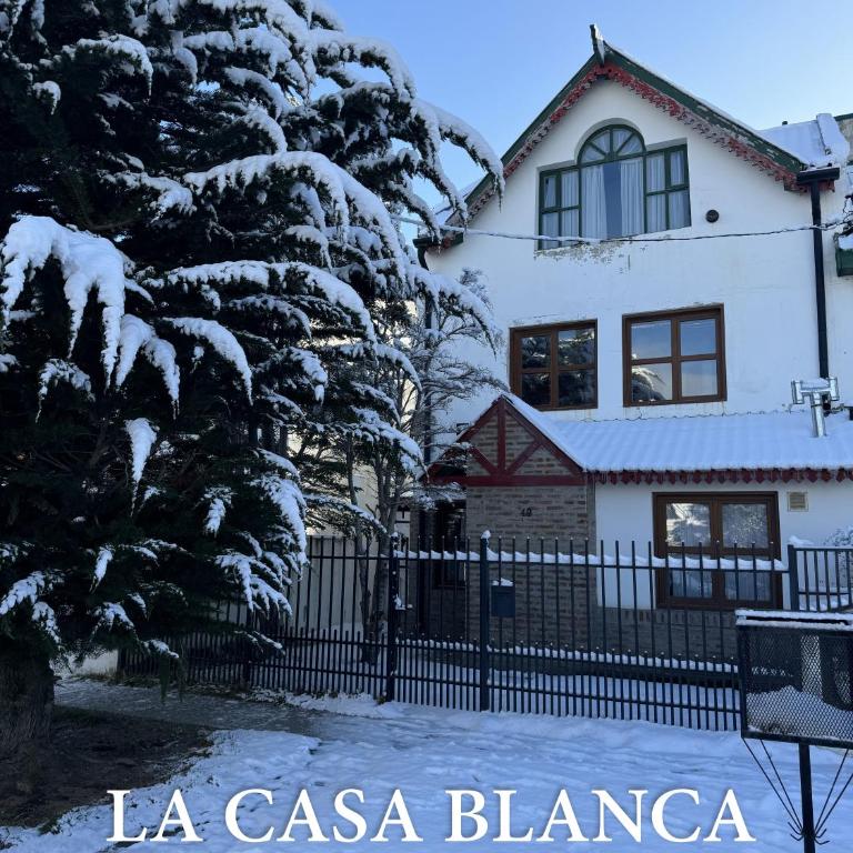 Maison MonChalet - Four-Bedroom Vacation Home - 1
