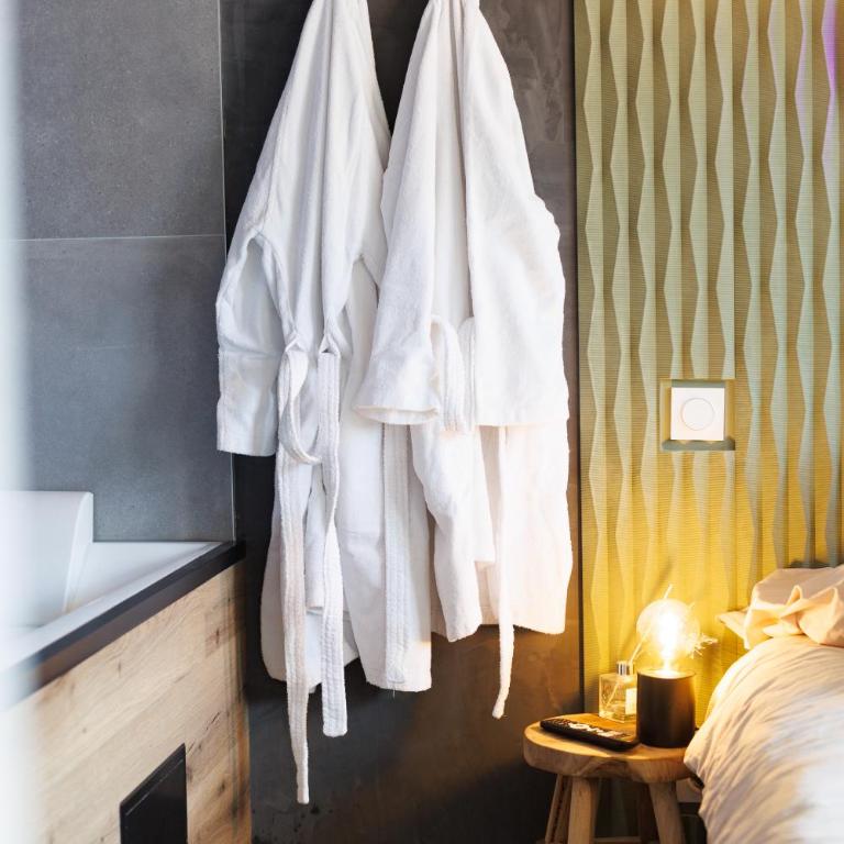Ecrin des Alpes, Jacuzzi, Netflix, Ambiance chalet - Appartement 1 Chambre - 11