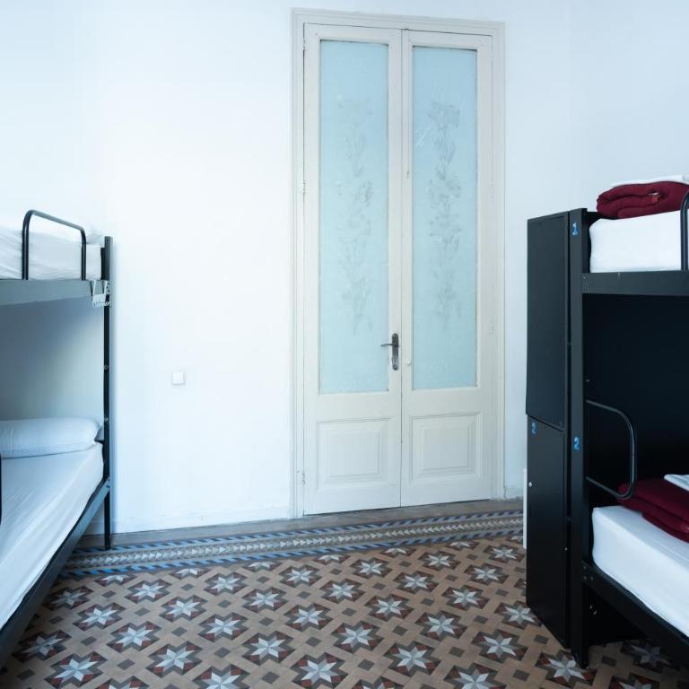 360 Hostel Borne - Bed in 4-Bed Female Dormitory Room - 6