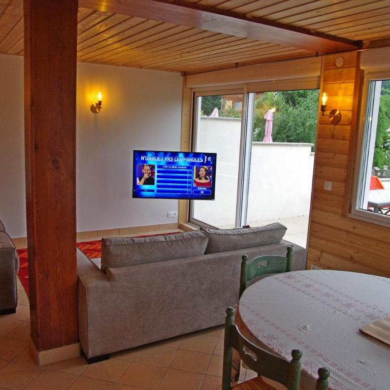 La Croix Du Sud - Two-Bedroom Deluxe Apartment with Garden View - 27