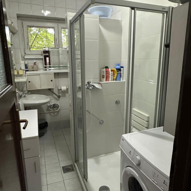 Cozy Skadarlija - Single Room with Shared Bathroom - 41