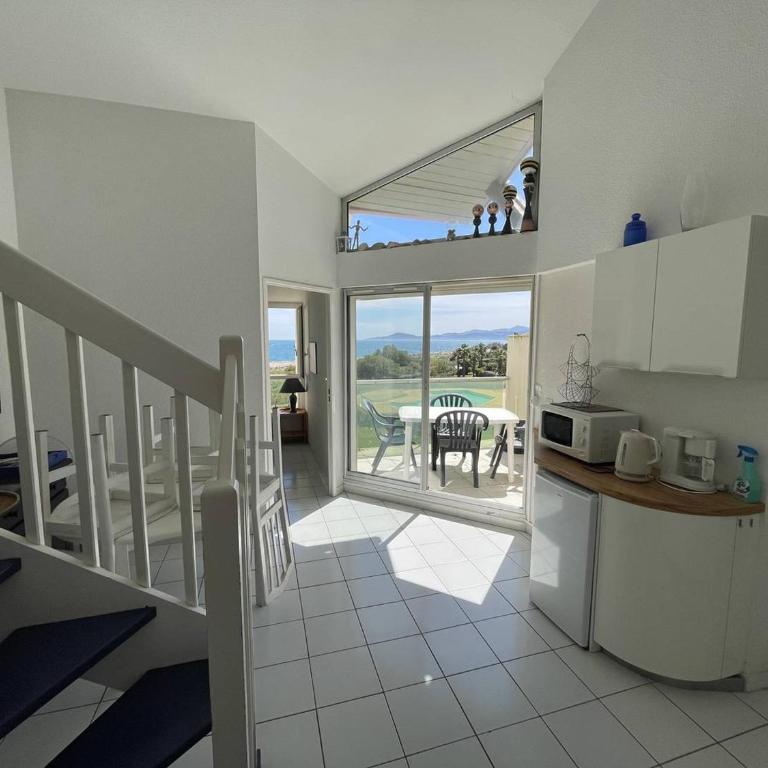 T3 Mezzanine, 6 pers, Piscine, Plage, Parking, Animaux OK - FR-1-106-67 - Apartment - 2