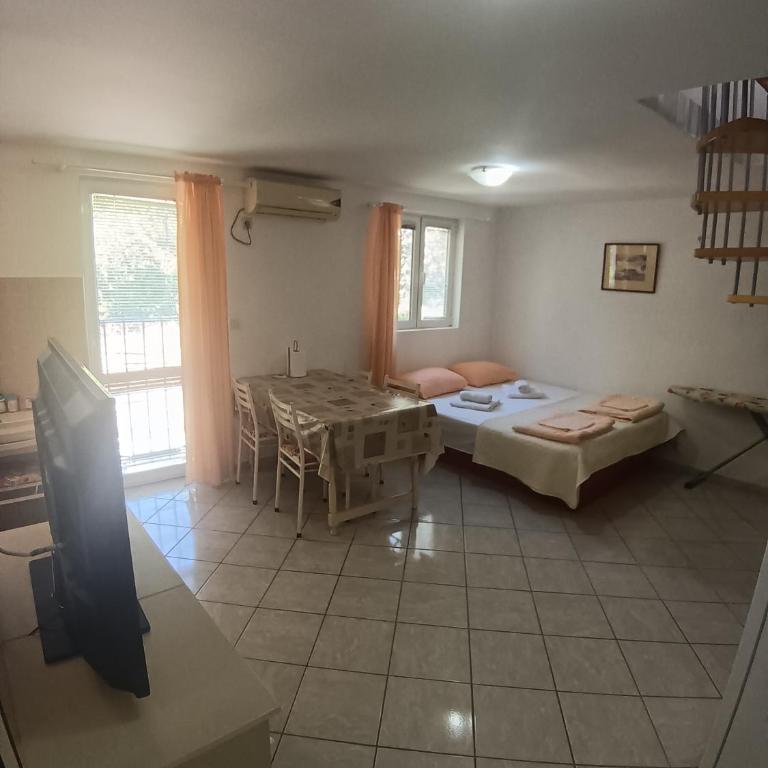 Vila Vukotić - Duplex One-Bedroom Apartment - 10
