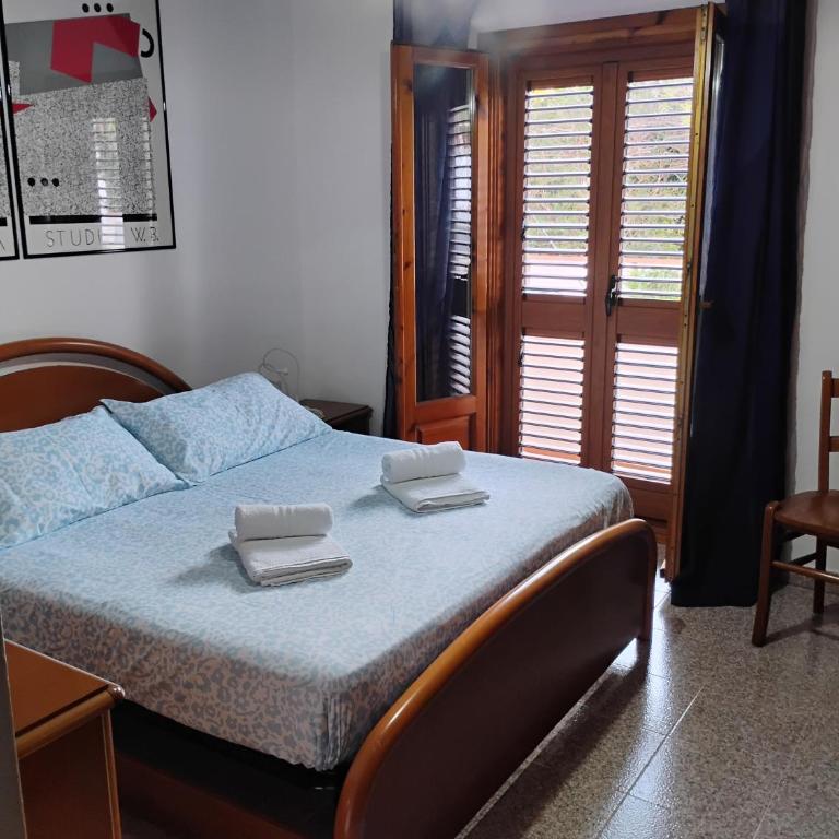 Casa delle Rose Terrazza vista mare panoramica e relax a Cala Gonnone, WiFi, AC - Appartamento con 2 Camere da Letto - 2