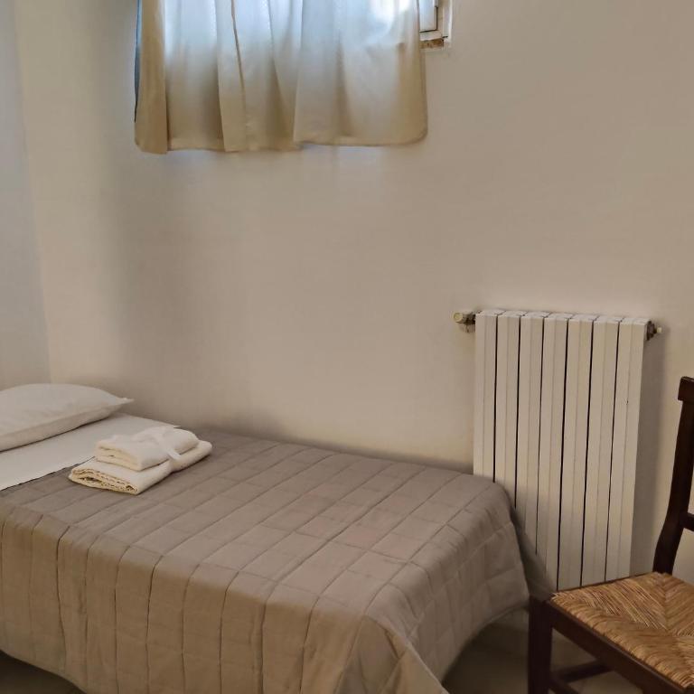 Malvischi Guesthouse - Garden & Pool - Triple Room with Private Bathroom - 1