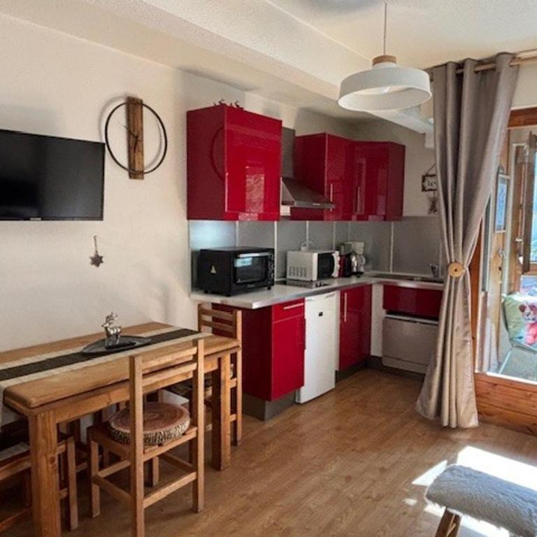 Studio confortable avec balcon et WiFi, animaux admis à Brides-les-Bains - Studio - 10