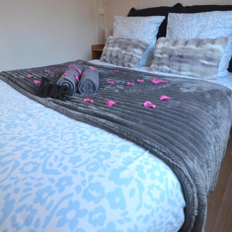 La Tribu Clim, Starlink & Proche Plages C' LA VIEconciergerie - Three-Bedroom Vacation Home - 16