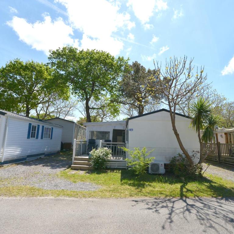 La Tribu Clim, Starlink & Proche Plages C' LA VIEconciergerie - Three-Bedroom Vacation Home - 4