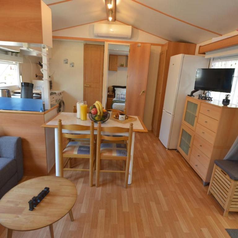 La Tribu Clim, Starlink & Proche Plages C' LA VIEconciergerie - Three-Bedroom Vacation Home - 9