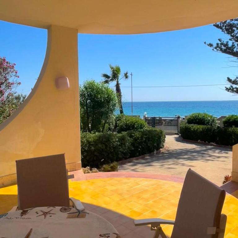 {beach-house } Villa Mare Fuori - Villa con 2 Camere da Letto - 2