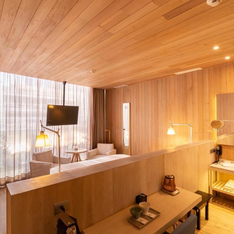 Hotel Magnolia Santiago - Deluxe Double Room with Balcony - 5