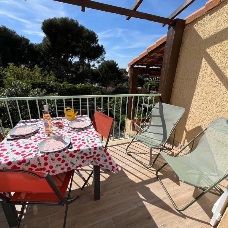 Grand Studio Mezzanine Calme Climatisé Parking privé Plage 700 m - Appartement 1 Chambre - 2