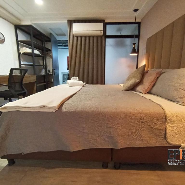 Epic Suite 210 Deluxe Airport - King Studio with Sofa Bed - 9