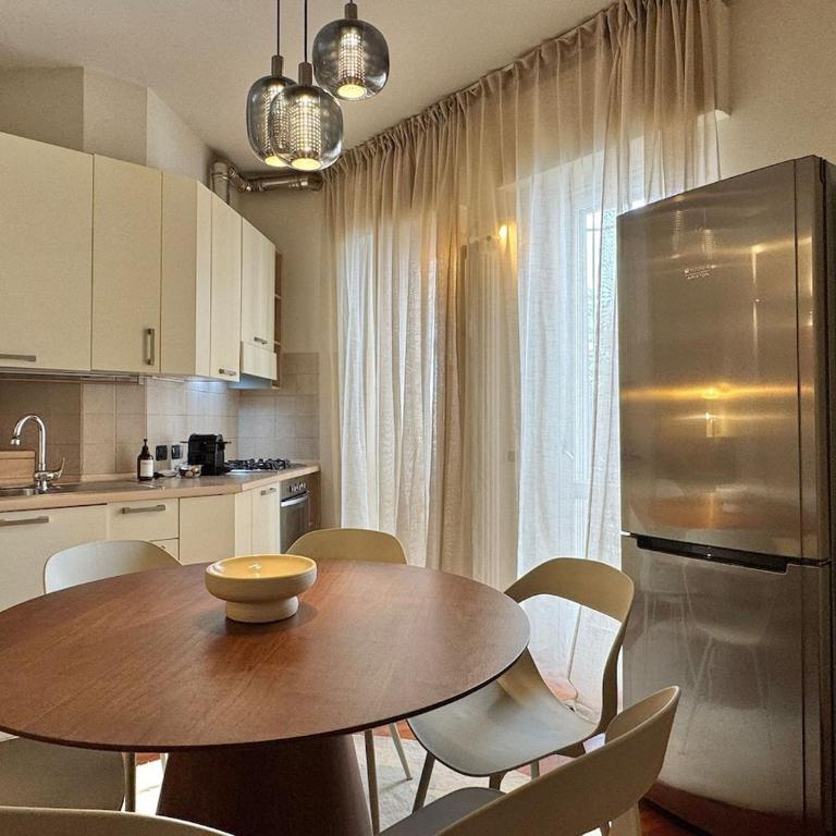 Living Regina Giovanna - Appartamento con 2 Camere da Letto - 3