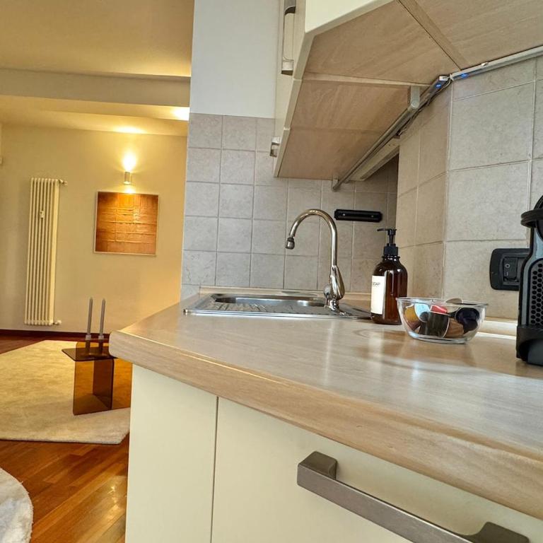 Living Regina Giovanna - Appartamento con 2 Camere da Letto - 6