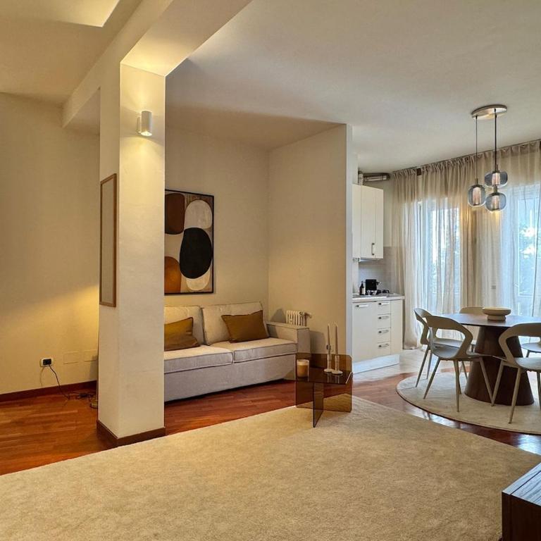 Living Regina Giovanna - Appartamento con 2 Camere da Letto - 8