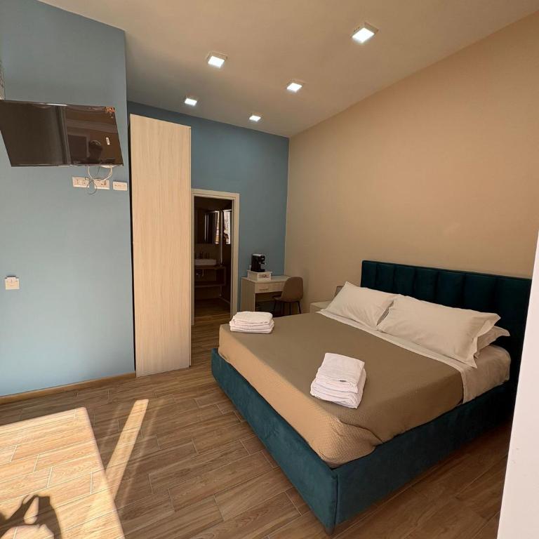 Partenope Napoli Suites - Camera Tripla con Balcone - 3