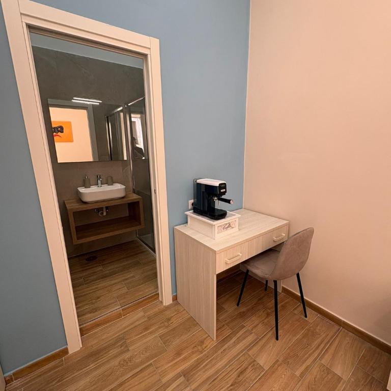 Partenope Napoli Suites - Camera Tripla con Balcone - 4