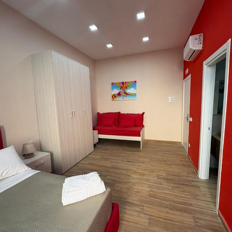 Partenope Napoli Suites - Camera Tripla con Bagno Privato - 7