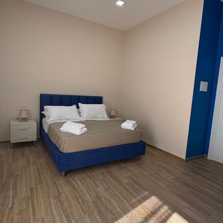 Partenope Napoli Suites - Camera Tripla con Bagno Privato - 8