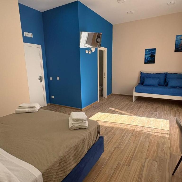 Partenope Napoli Suites - Camera Tripla con Bagno Privato - 13