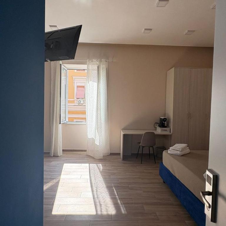 Partenope Napoli Suites - Camera Tripla con Bagno Privato - 14