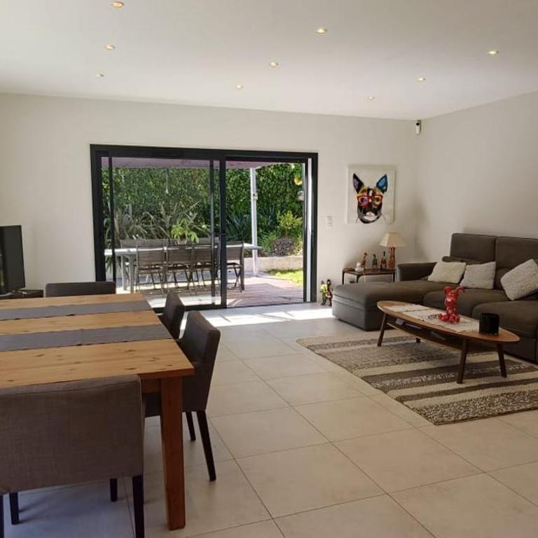 Luxurious air-conditioned 3-bedroom villa with swimming pool and garden - Villa mit 3 Schlafzimmern - 16