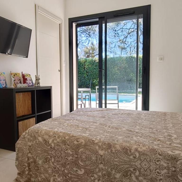 Luxurious air-conditioned 3-bedroom villa with swimming pool and garden - Villa mit 3 Schlafzimmern - 17