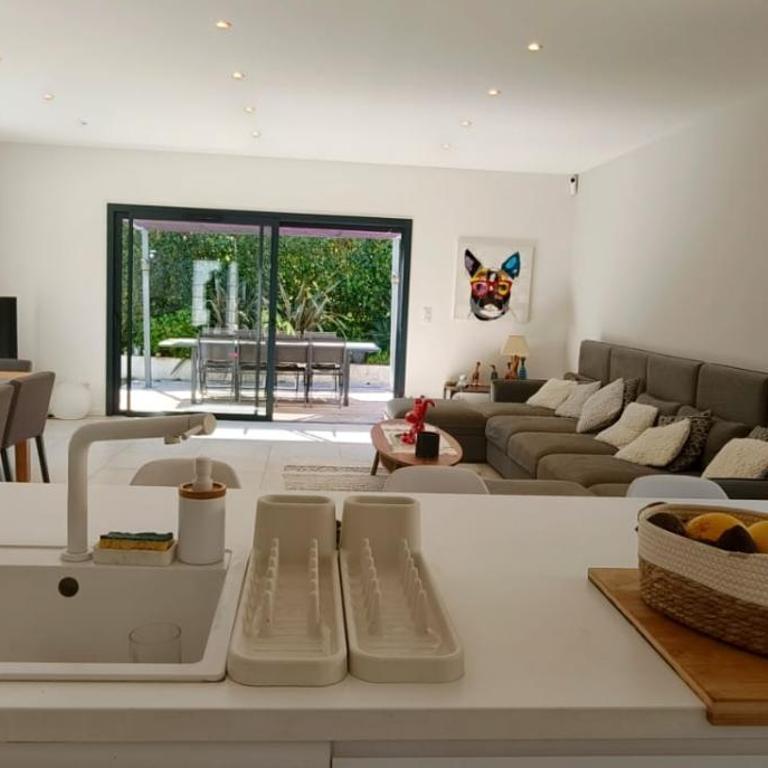 Luxurious air-conditioned 3-bedroom villa with swimming pool and garden - Villa mit 3 Schlafzimmern - 22
