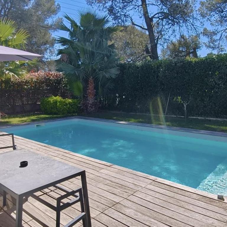 Luxurious air-conditioned 3-bedroom villa with swimming pool and garden - Villa mit 3 Schlafzimmern - 24