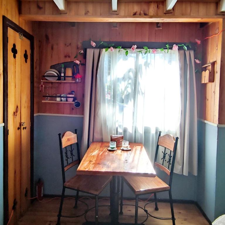 Victoria Cabin - Double Room with Private Bathroom - 4