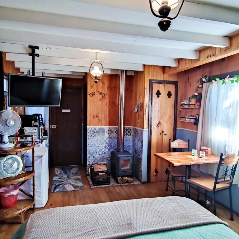 Victoria Cabin - Double Room with Private Bathroom - 3