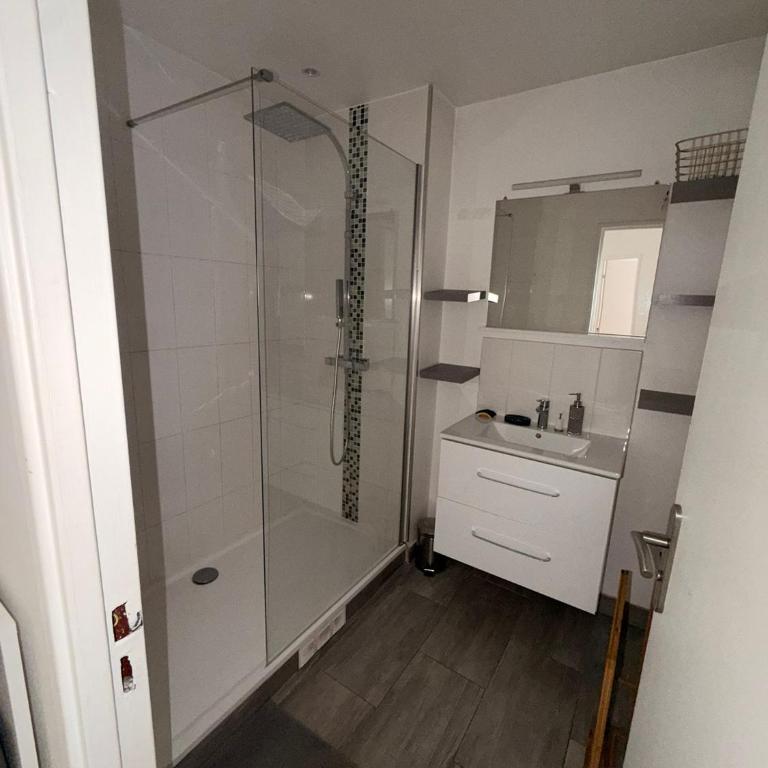 T4 3 Chambres Ideal pour familles et groupes Face du Stade de France Canal et toutes commodités - Three-Bedroom Apartment - 3