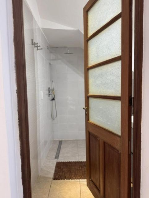Encantadora Casa Grande & Luminosa en el Centro de la Ciudad - Casa de 3 dormitorios - 21