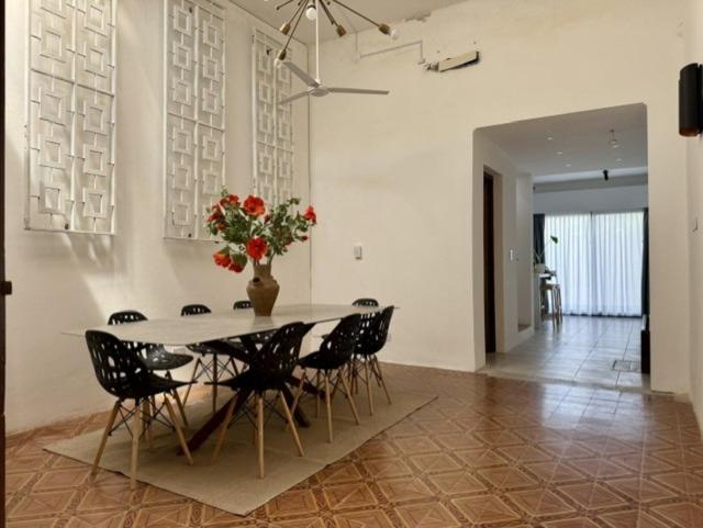 Encantadora Casa Grande & Luminosa en el Centro de la Ciudad - Casa de 3 dormitorios - 16