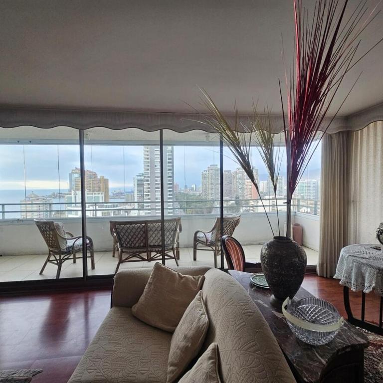 Espectacular Depto en Parque Brasil, Ideal para Exponor - Three-Bedroom Apartment - 4