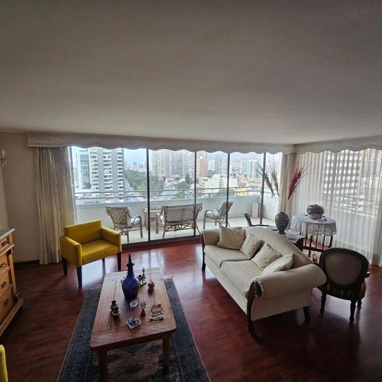Espectacular Depto en Parque Brasil, Ideal para Exponor - Three-Bedroom Apartment - 12