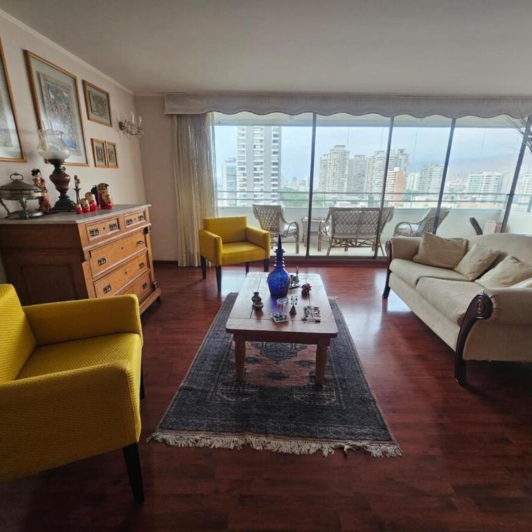 Espectacular Depto en Parque Brasil, Ideal para Exponor - Three-Bedroom Apartment - 19